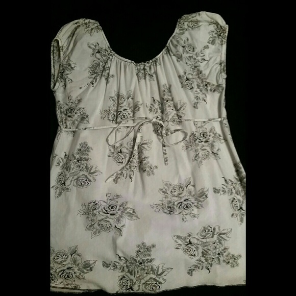 White floral print top - Picture 2 of 3